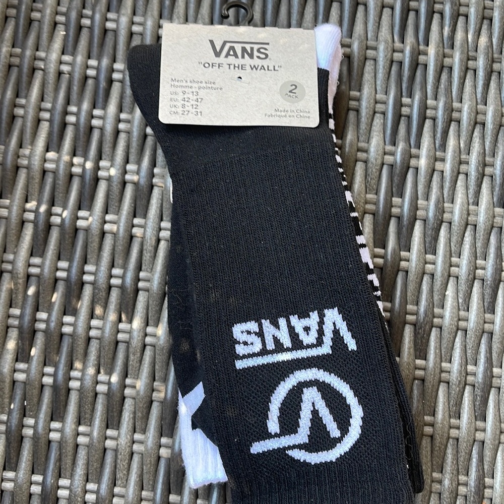 VANS “Off The Wall” Men’s 2 socks set 
NWT - Picture 5 of 16